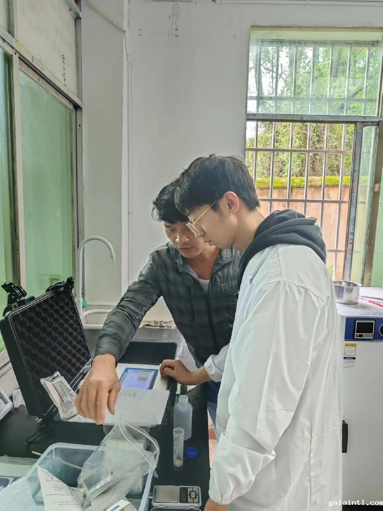 点点体育赛事食品安全检测仪走进江西省新余市逸夫小学，为师生食品安全保驾护航